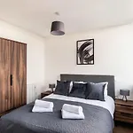 Stayzeni, Alexandra Rise Manchester Studio